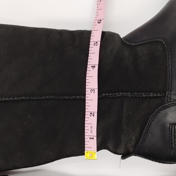 UGG women's size 7 black leather suede tall boots under knee pull on fuzzy - Picture 12 of 16